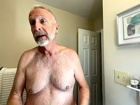 Snapshot of ApolloThrust chatting on November 8, 7:23 pm ApolloThrust online show from November 8, 7:23 pm