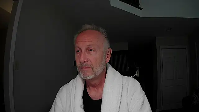 Snapshot of ApolloThrust chatting on November 14, 11:24 pm ApolloThrust online show from November 14, 11:24 pm