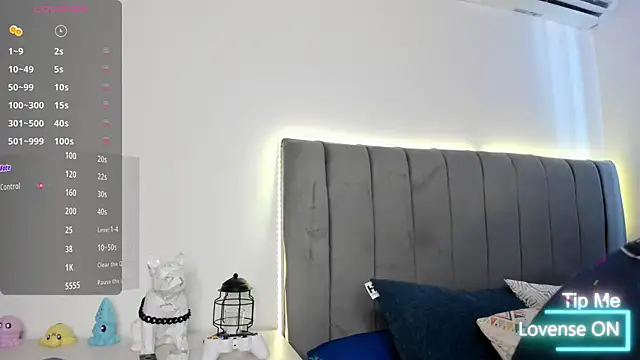 JARETHH online show from November 8, 1:44 pm