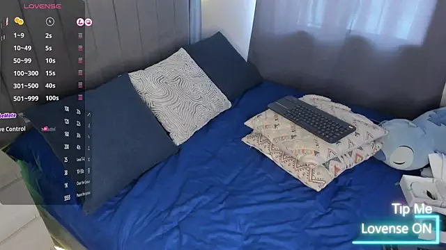 JARETHH online show from November 11, 2:06 pm