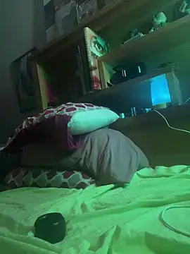 Snapshot of GymBoy83 chatting on December 14, 2:00 pm GymBoy83 online show from December 14, 2:00 pm