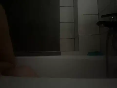 pleasedontpressaredburton online show from October 27, 7:56 am