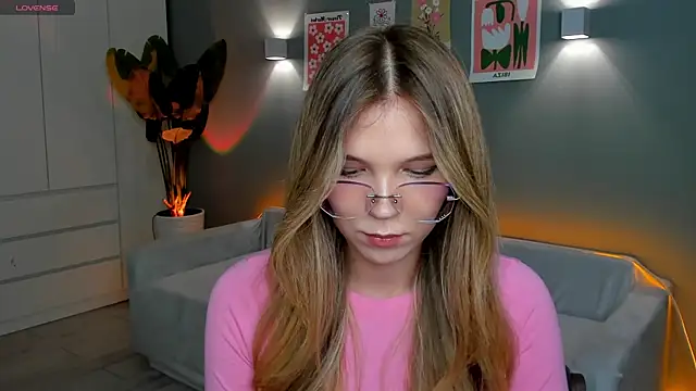 linakorvin online show from November 4, 1:43 pm