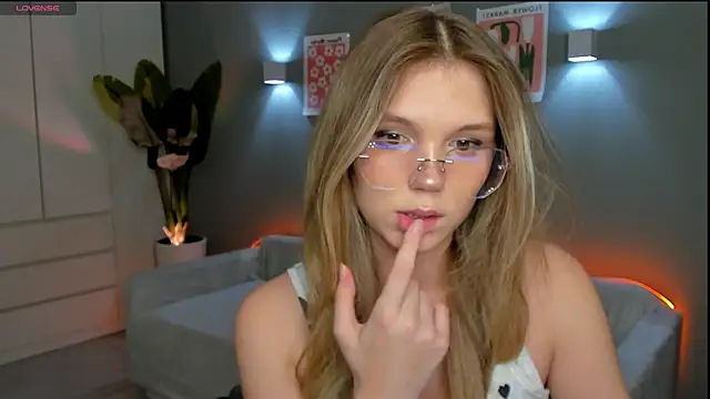 linakorvin online show from December 4, 1:31 pm