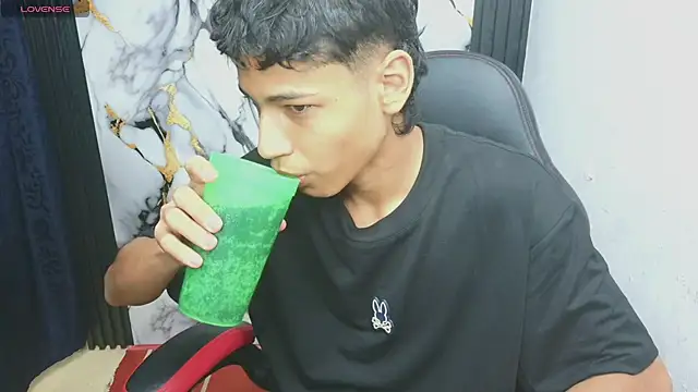 Im david02 online show from January 6, 2:21 pm