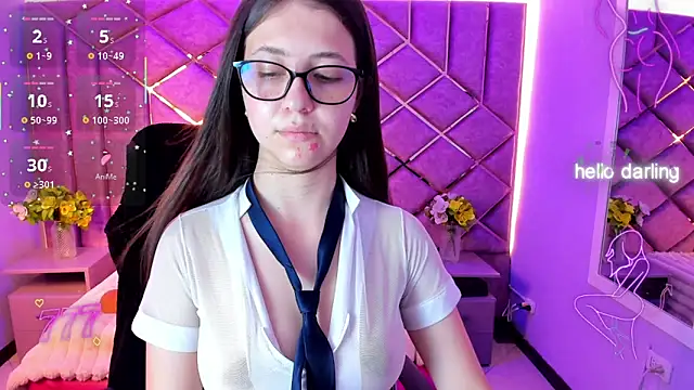 Snapshot of sarah_sweett_ chatting on June 6, 2:11 pm sarah sweett online show from June 6, 2:11 pm