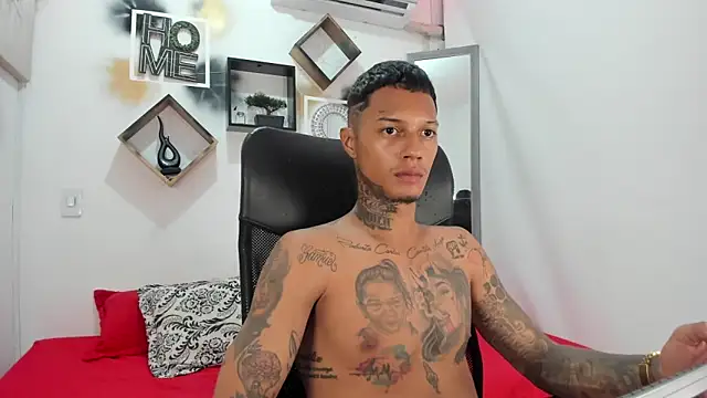 Snapshot of The_boy_dreams1 chatting on October 9, 3:15 am The boy dreams1 online show from October 9, 3:15 am