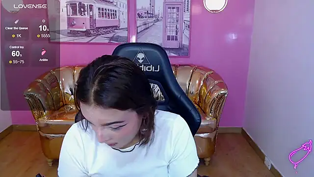 mia foster t online show from November 22, 12:59 pm