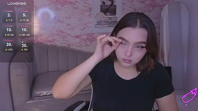 mia foster t online show from March 2, 1:18 pm