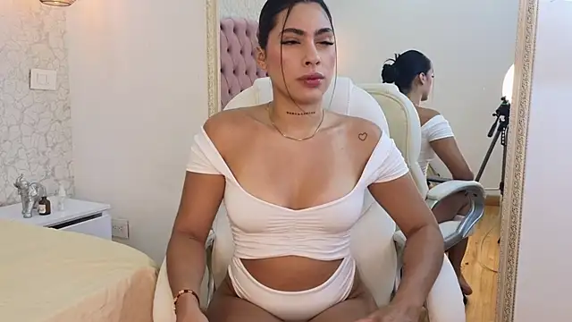 Snapshot of Vanessa_Rain_ chatting on November 7, 8:09 pm Vanessa Rain online show from November 7, 8:09 pm