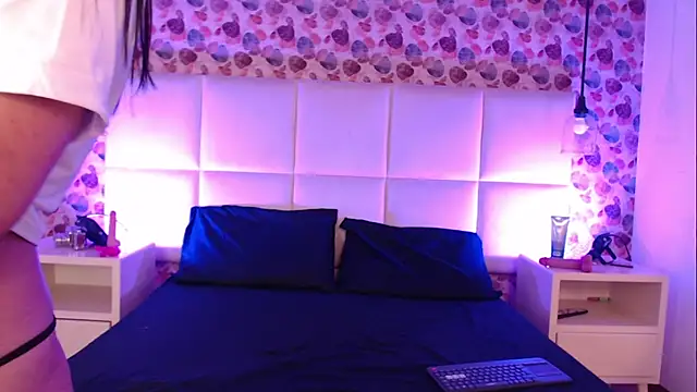 IssisLancaster online show from November 25, 12:05 pm