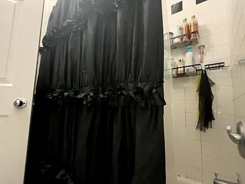 Snapshot of Princessivy56 chatting on November 10, 9:19 am Princessivy56 online show from November 10, 9:19 am