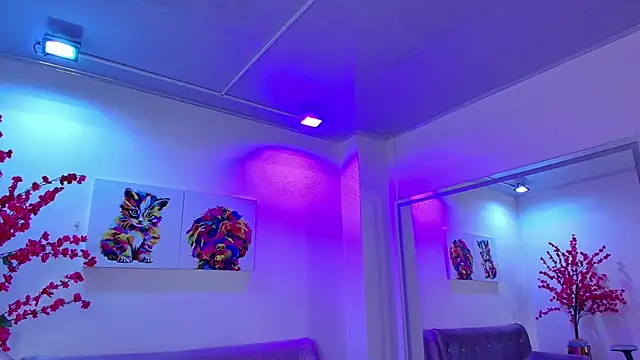 Snapshot of Summer_miller chatting on October 23, 11:20 am Summer miller online show from October 23, 11:20 am