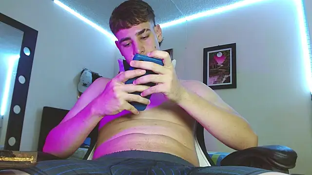 Snapshot of PapiNoha chatting on October 10, 5:17 am PapiNoha online show from October 10, 5:17 am