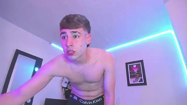 Snapshot of PapiNoha chatting on October 18, 8:42 pm PapiNoha online show from October 18, 8:42 pm