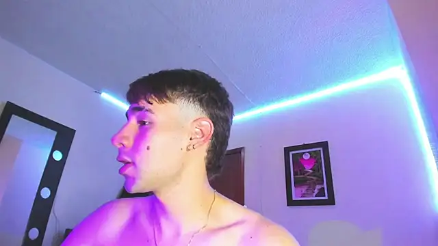 Snapshot of PapiNoha chatting on November 7, 4:23 am PapiNoha online show from November 7, 4:23 am