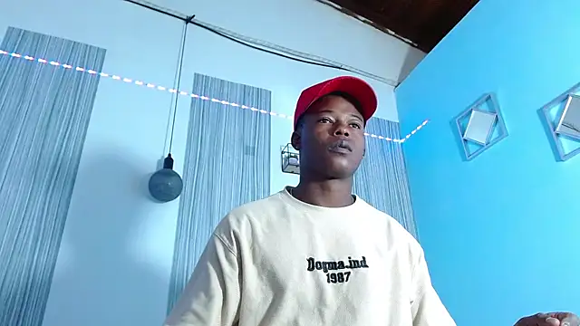 Snapshot of Dark_stallionX chatting on October 31, 7:04 pm Dark stallionX online show from October 31, 7:04 pm