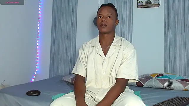 Snapshot of Dark_stallionX chatting on November 21, 6:28 pm Dark stallionX online show from November 21, 6:28 pm