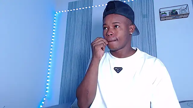 Snapshot of Dark_stallionX chatting on November 28, 10:01 pm Dark stallionX online show from November 28, 10:01 pm