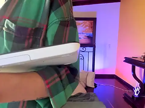 Zulyhenao online show from October 15, 4:56 am