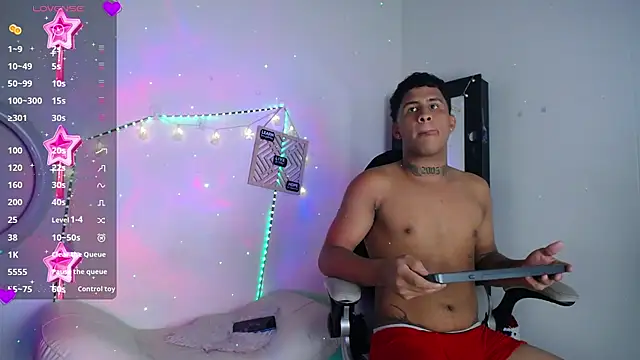 Dylan horny online show from November 16, 10:32 am