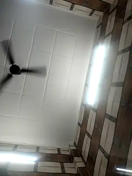 Snapshot of Hot_Goldess111 chatting on October 31, 8:15 am Hot Goldess111 online show from October 31, 8:15 am