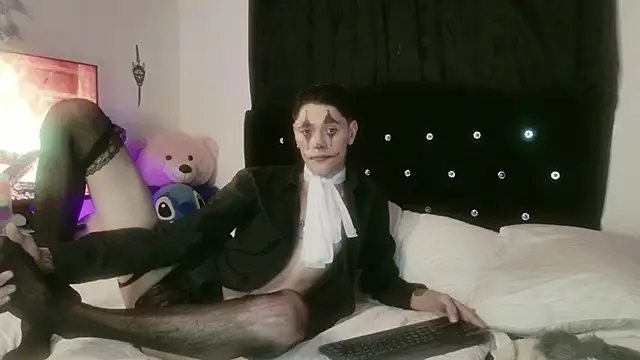 Tyler cat online show from November 1, 12:12 am