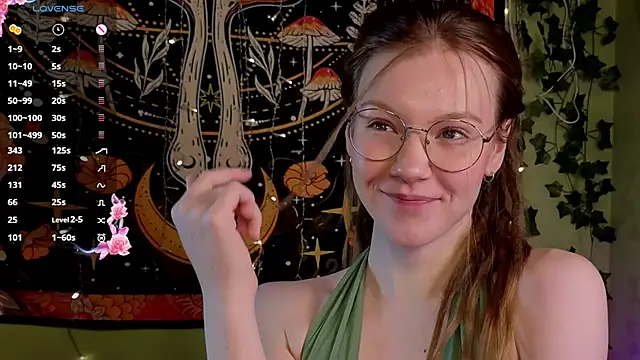 Snapshot of lyra_thenymph chatting on November 15, 12:08 am lyra thenymph online show from November 15, 12:08 am