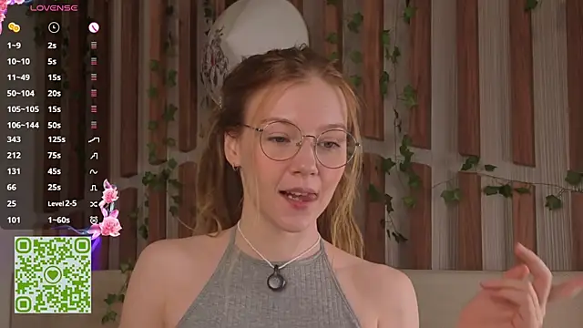 Snapshot of lyra_thenymph chatting on July 31, 12:43 am lyra thenymph online show from July 31, 12:43 am