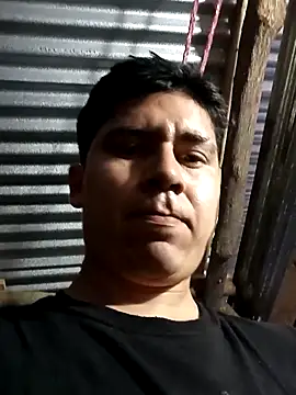 Snapshot of Travieso_loco9 chatting on April 20, 11:06 pm Travieso loco9 online show from April 20, 11:06 pm