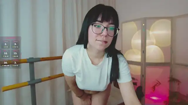 Avelyne  online show from November 10, 8:52 pm