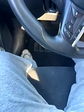 Snapshot of ayrtonmen chatting on October 29, 2:52 pm ayrtonmen online show from October 29, 2:52 pm