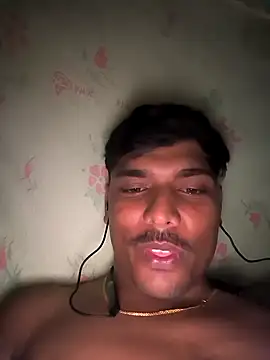 Snapshot of honestbbadboy chatting on October 18, 8:42 pm honestbbadboy online show from October 18, 8:42 pm