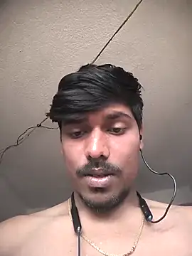 Snapshot of honestbbadboy chatting on December 15, 7:45 am honestbbadboy online show from December 15, 7:45 am