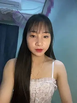 Snapshot of banlinh004 chatting on May 12, 2:36 pm banlinh004 online show from May 12, 2:36 pm