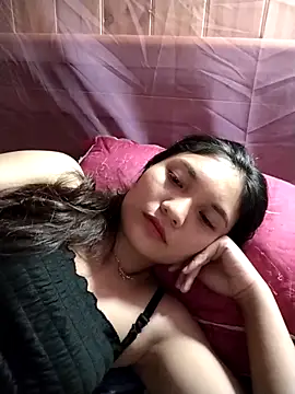 Snapshot of Mit-thi123 chatting on October 28, 1:47 pm Mit-thi123 online show from October 28, 1:47 pm