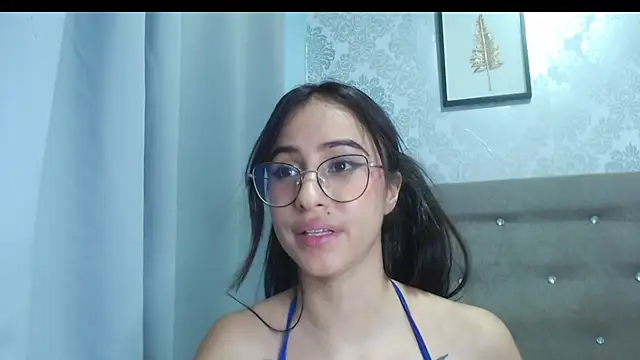 Alana Martinez  online show from May 1, 3:22 am