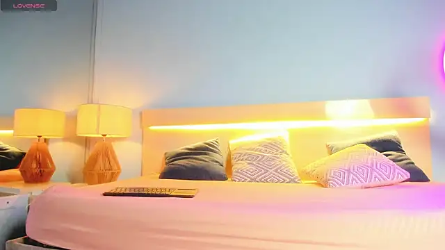 susygonzalez online show from October 17, 4:48 am