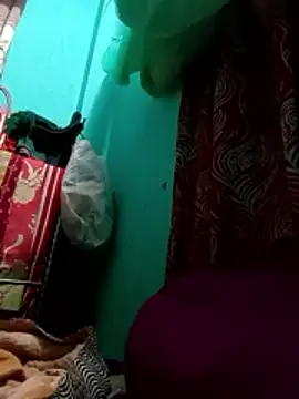 Snapshot of babbydoll-03 chatting on November 15, 7:10 pm babbydoll-03 online show from November 15, 7:10 pm