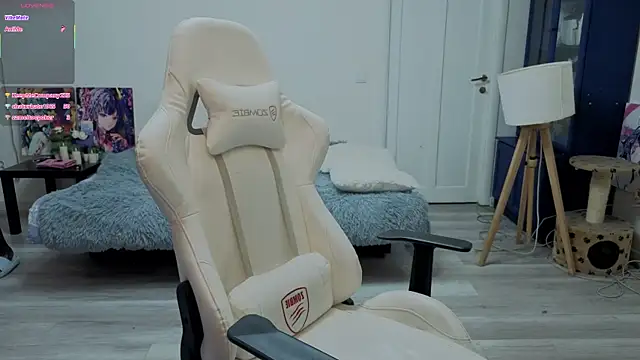 xAlisontiny online show from January 19, 6:50 am