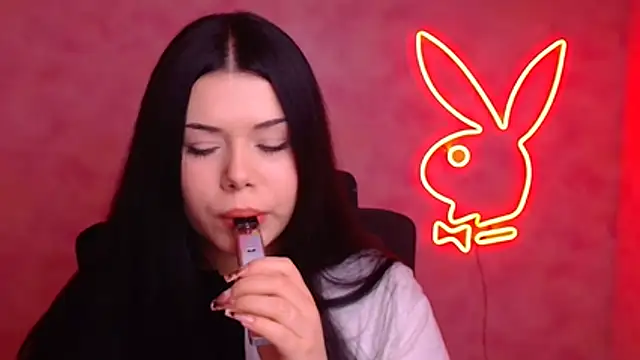 Snapshot of Mona_Esty chatting on December 3, 6:39 pm Mona Esty online show from December 3, 6:39 pm