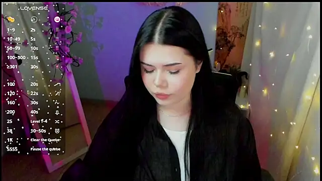Mona Esty online show from May 5, 12:24 pm