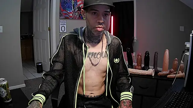 Snapshot of Michigan9000 chatting on November 17, 12:49 am Michigan9000 online show from November 17, 12:49 am