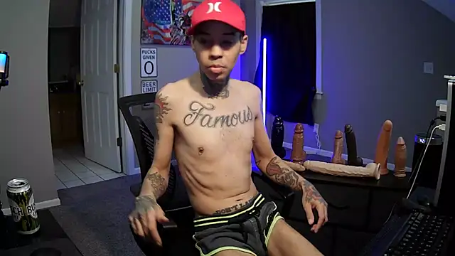 Snapshot of Michigan9000 chatting on November 20, 4:51 pm Michigan9000 online show from November 20, 4:51 pm