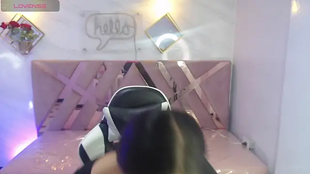 Snapshot of Dayan_v_ chatting on November 20, 8:08 pm Dayan v online show from November 20, 8:08 pm