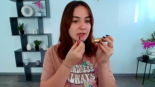 Snapshot of OliviaMontgommery chatting on November 14, 6:12 am OliviaMontgommery online show from November 14, 6:12 am