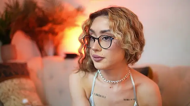 AileenKiss online show from July 12, 8:11 pm