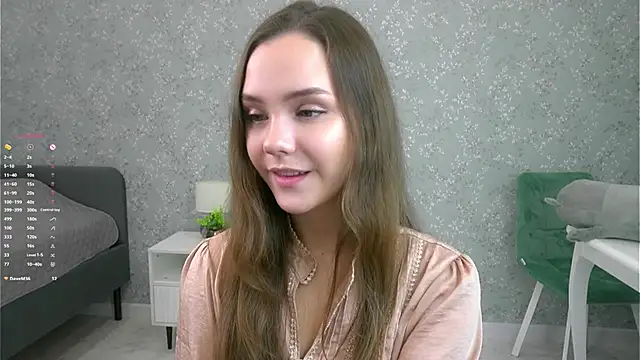 Snapshot of SweetSaraPie chatting on October 13, 7:25 pm SweetSaraPie online show from October 13, 7:25 pm