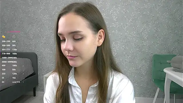 Snapshot of SweetSaraPie chatting on October 18, 6:52 pm SweetSaraPie online show from October 18, 6:52 pm