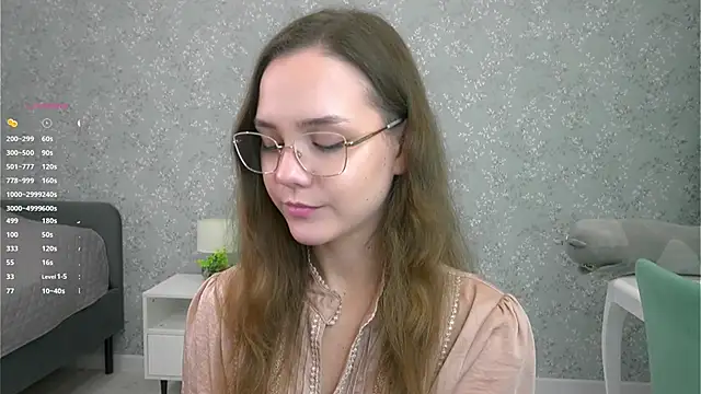 Snapshot of SweetSaraPie chatting on November 13, 7:24 pm SweetSaraPie online show from November 13, 7:24 pm